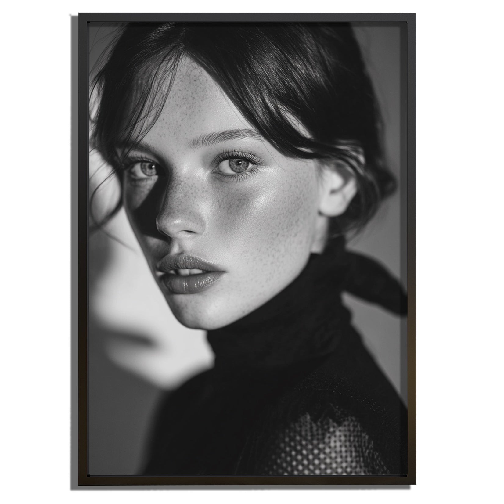 Zwart-wit portret van een vrouw uit de ICONIQUE collectie, luxe wanddecoratie ModernArt.