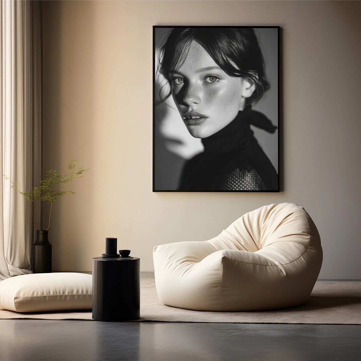 ICONIQUE wanddecoratie Midnight Muse aan de muur in een minimalistisch interieur.